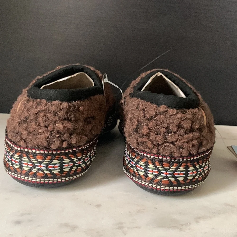 (317) Acorn Kids L’il Woven Trim Moccasin Slippers
